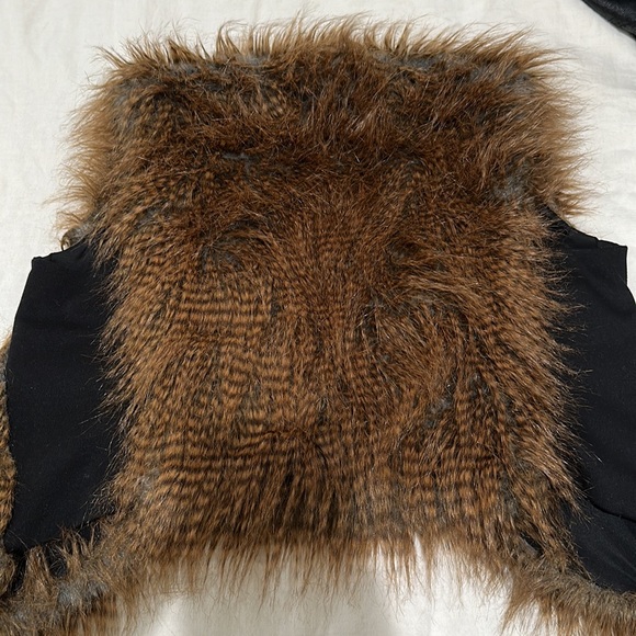 Furry jacket - Picture 3 of 3